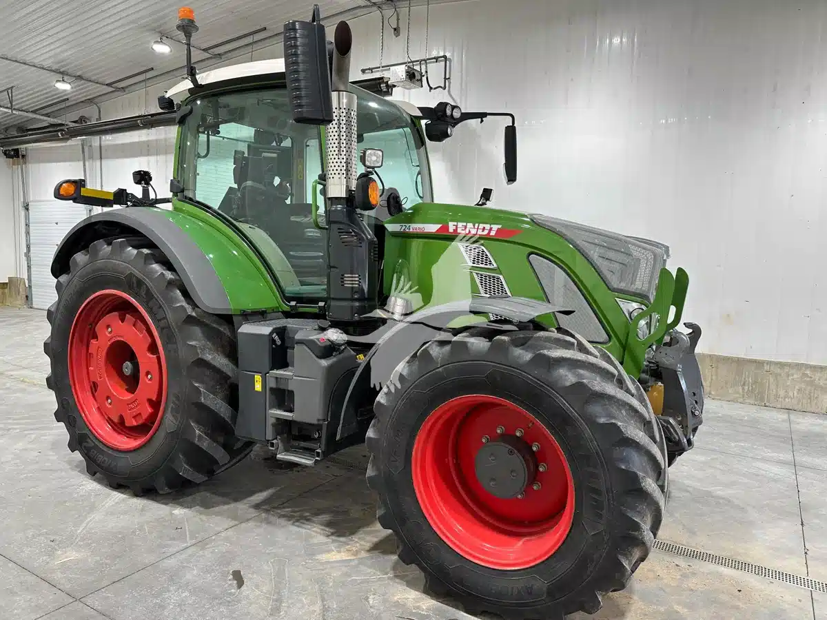 Gallery image 1 for Used 2022 Fendt 724 VARIO Tractor
