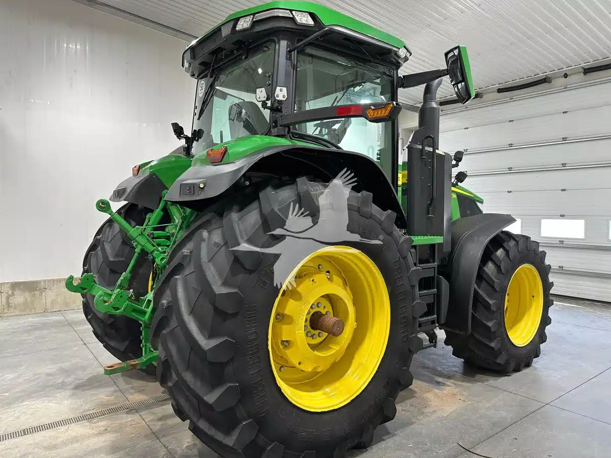 Gallery image 2 for Used 2021 John Deere 7R 250 Tractor