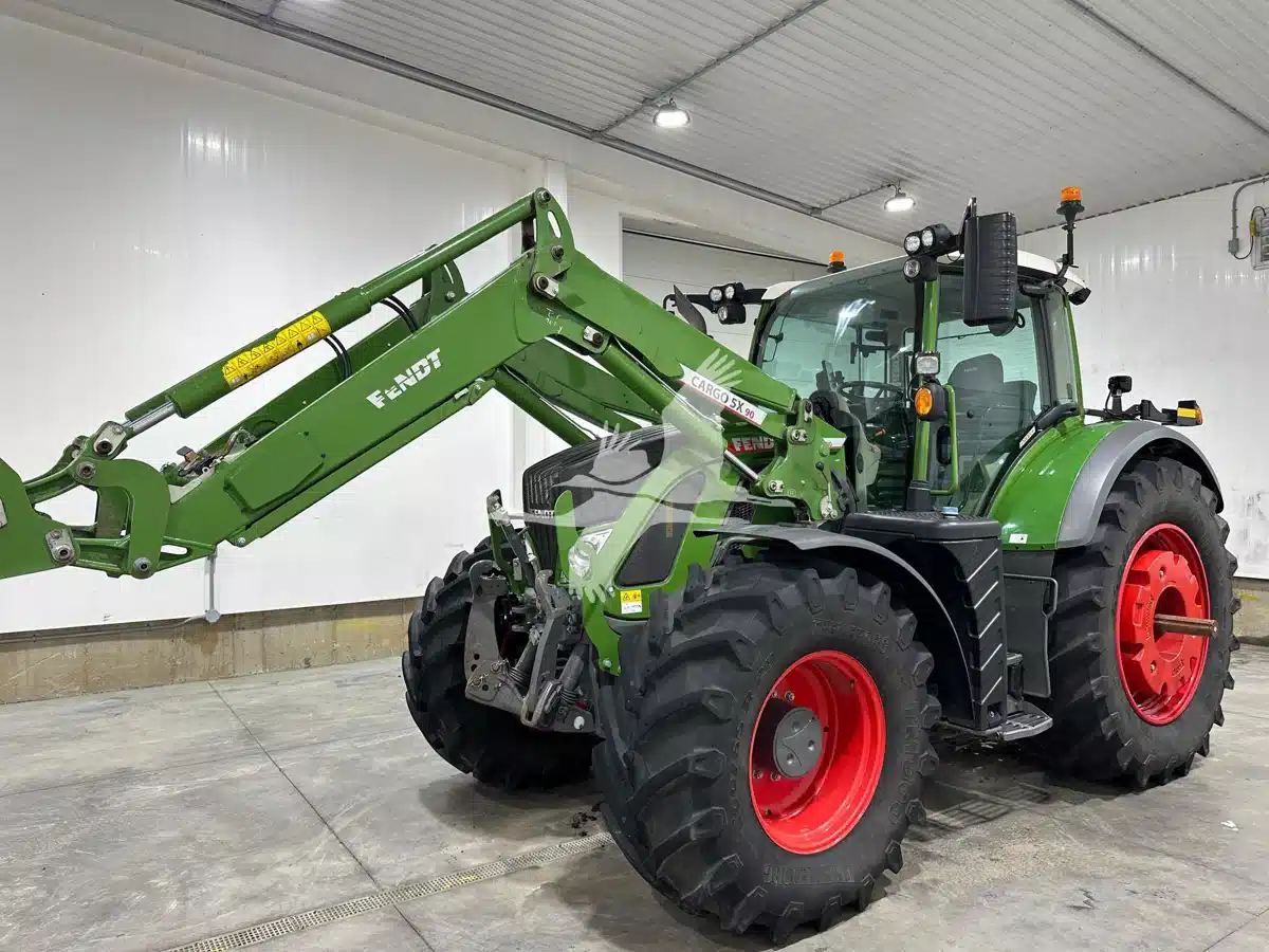 Gallery image 2 for Used 2023 Fendt 724 VARIO Tractor