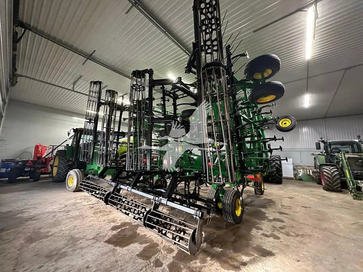 Gallery image 2 for 2015 John Deere 2210 Cultivator