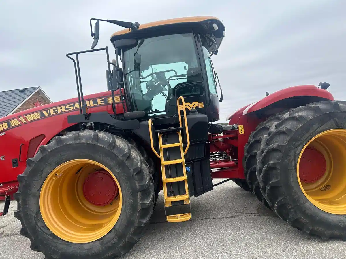 Gallery image 2 for 2021 Versatile 380 Tractor