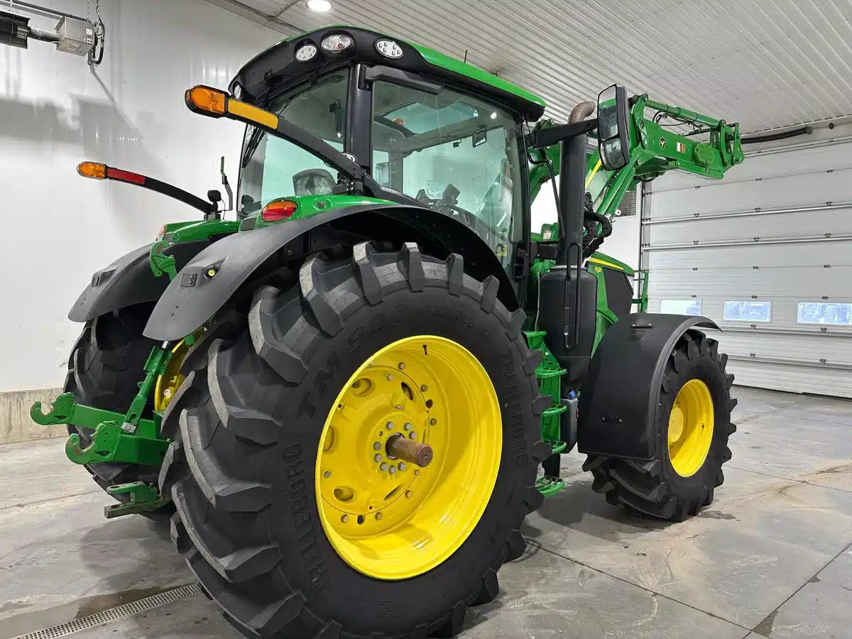 Photo de la Galerie 2 pour 2023 John Deere 6R 175 Tracteur
