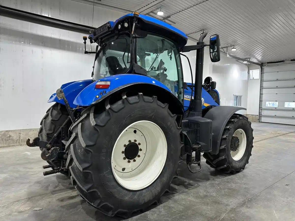 Gallery image 2 for 2017 New Holland T7.230 Tractor
