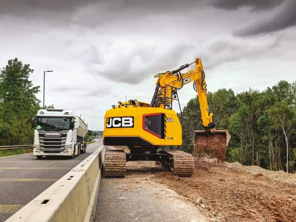 Gallery image 2 for New 2024 JCB 245XR Excavator