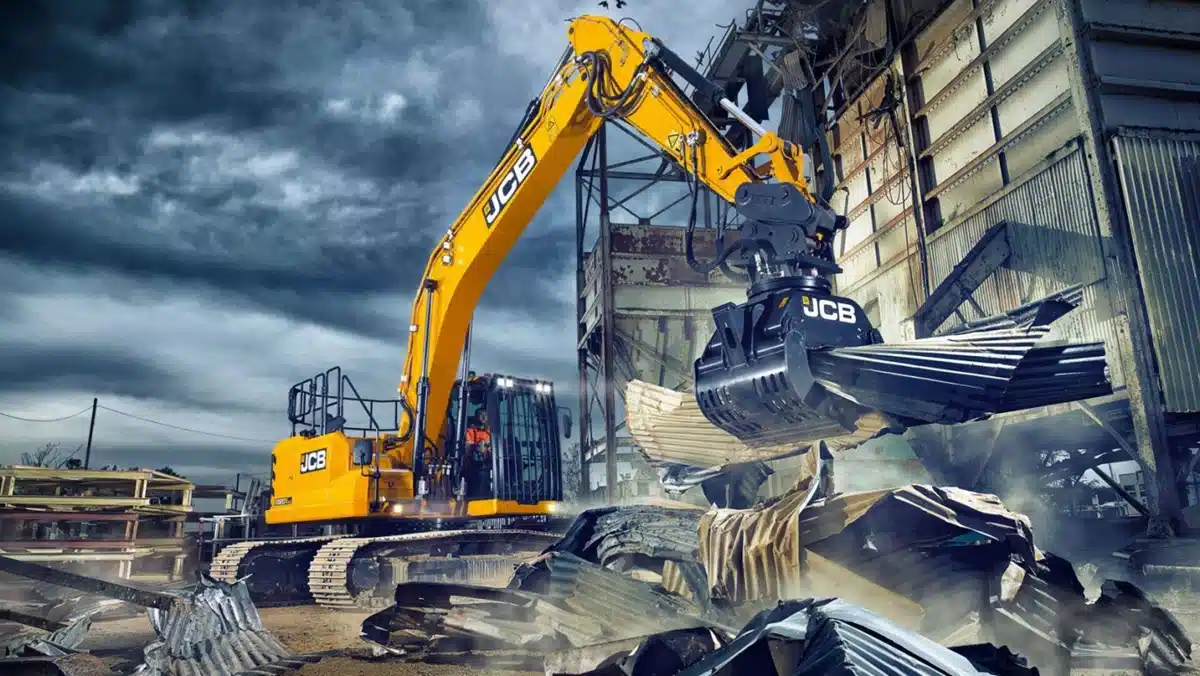 Gallery image 2 for New 2024 JCB 220X Excavator