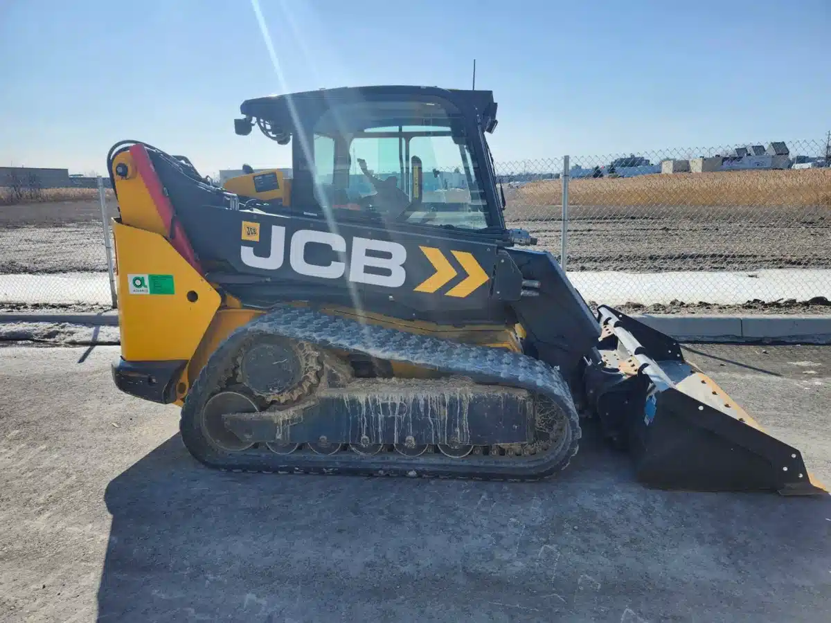 Gallery image 2 for Used 2018 JCB 3TS-8T TeleHandler