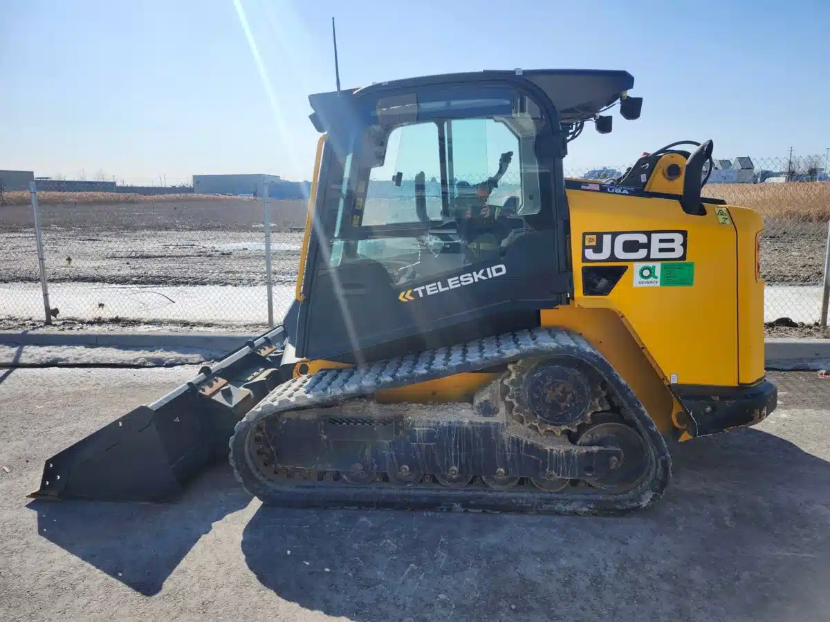 Gallery image 1 for Used 2018 JCB 3TS-8T TeleHandler