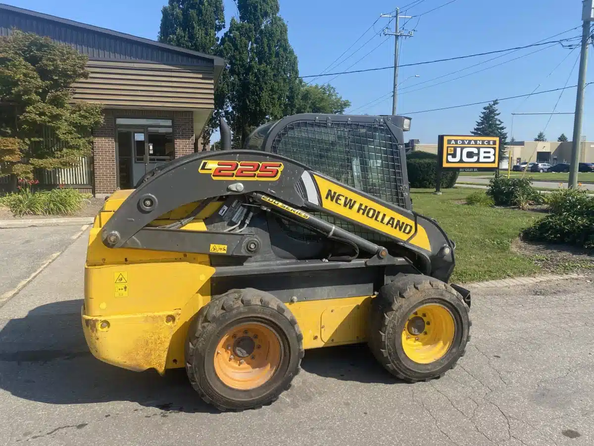 Gallery image 2 for Used New Holland L225 Skid Steer