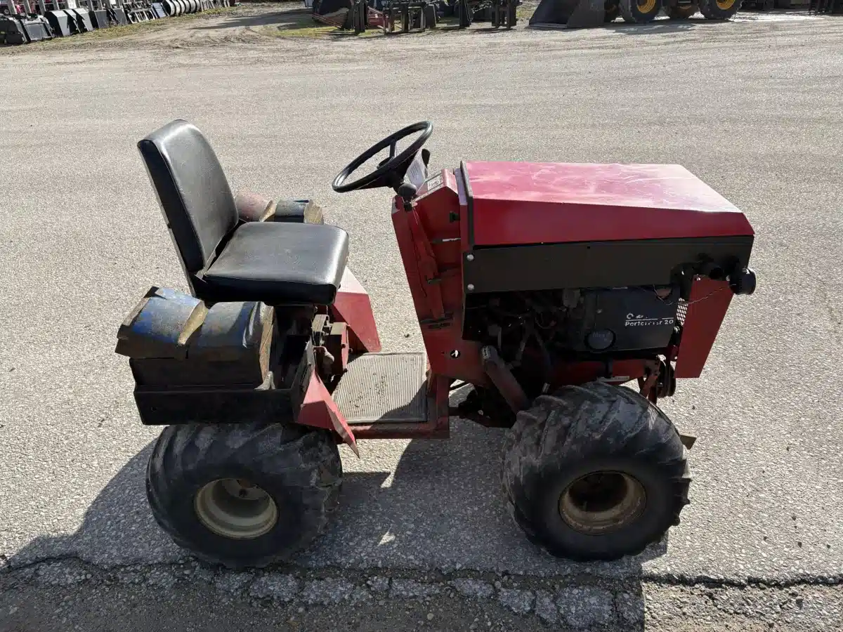 Gallery image 2 for Used Steiner S20 Tractor