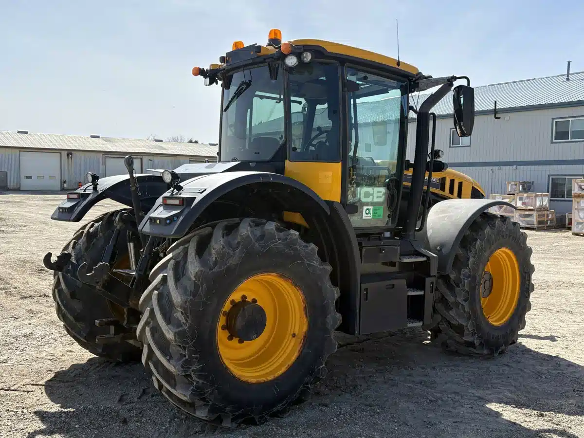 Gallery image 2 for 2018 JCB FASTRAC 4220 Tractor