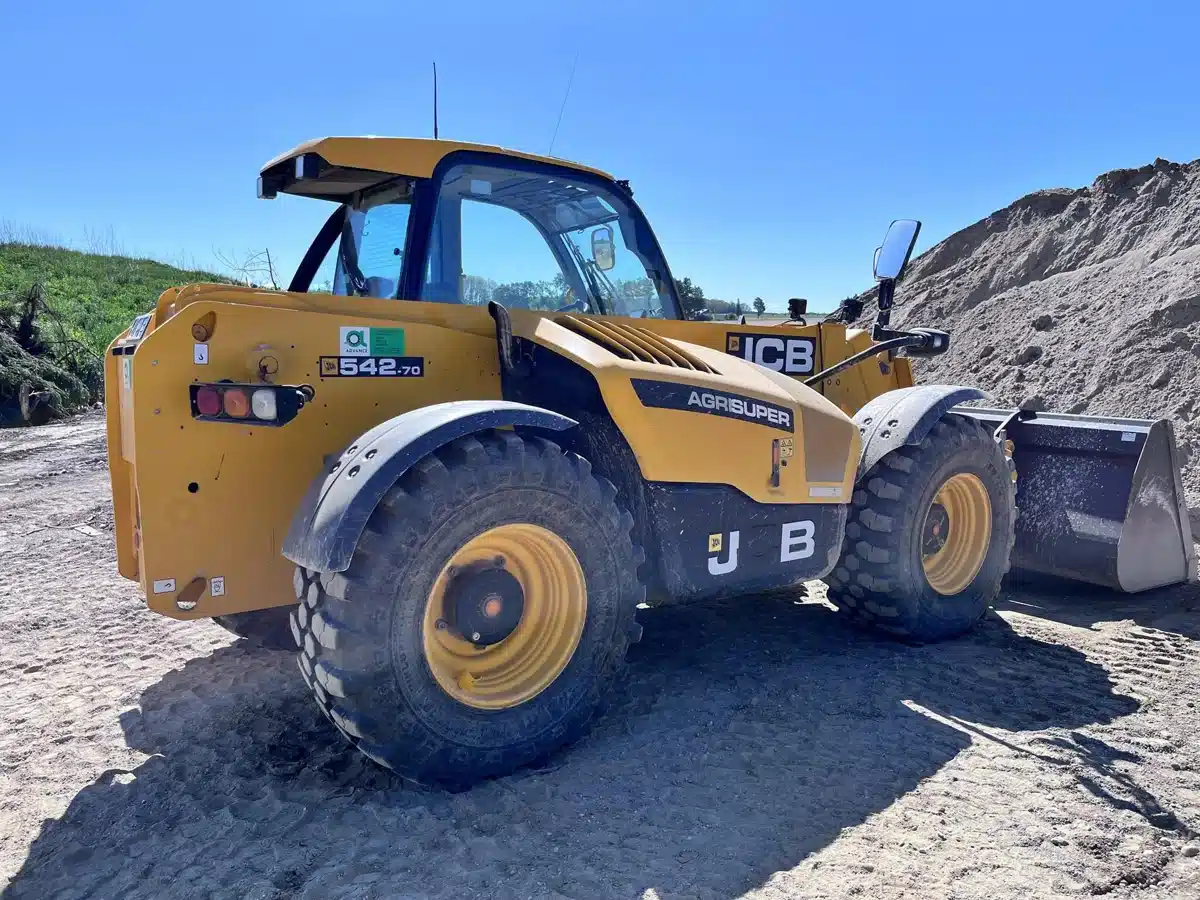 Photo de la Galerie 2 pour 2020 JCB 542-70 AGRI SUPER Bouteur