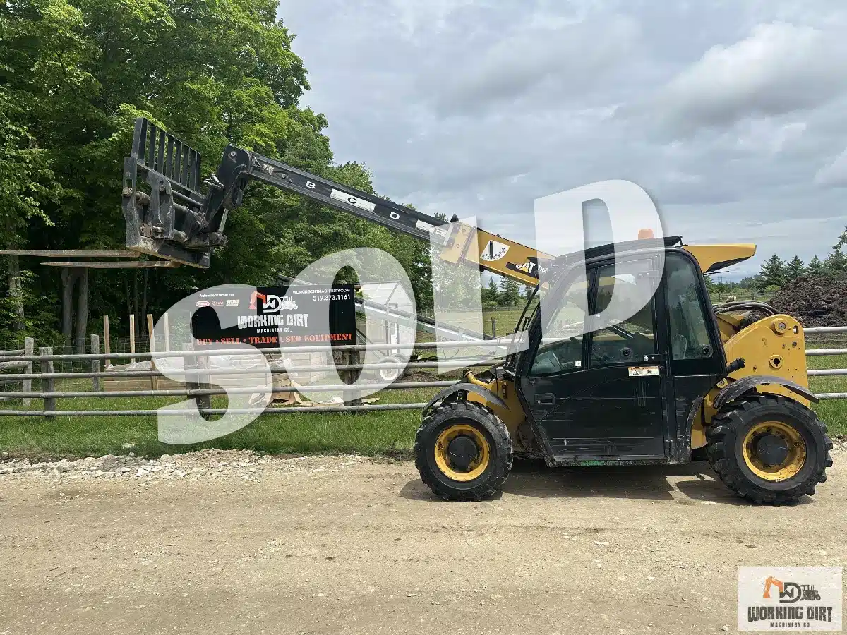 Gallery image 1 for Used 2016 Caterpillar TH255C TeleHandler