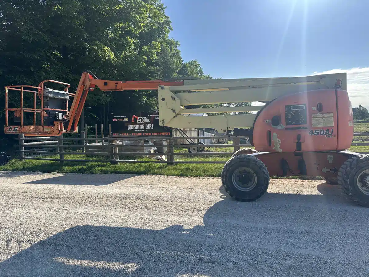 Gallery image 2 for Used 2007 JLG 450A Boom Lift