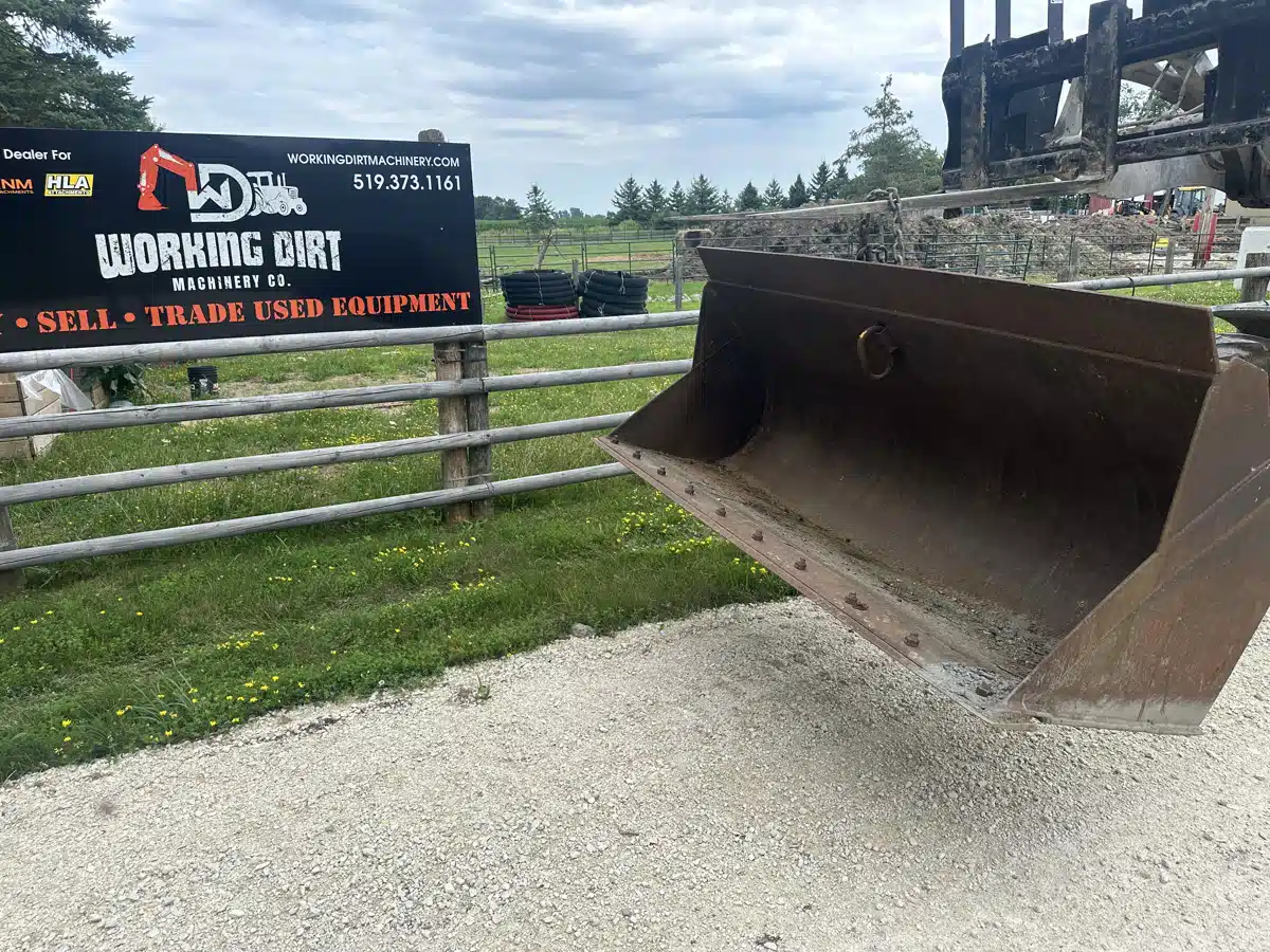 Gallery image 1 for Used 2000 Case Backhoe Buckets! Bucket