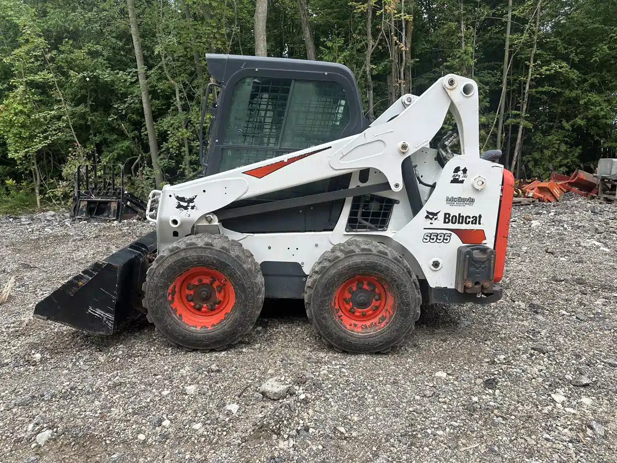 Gallery image 2 for Used 2017 Bobcat S595 Skid Steer
