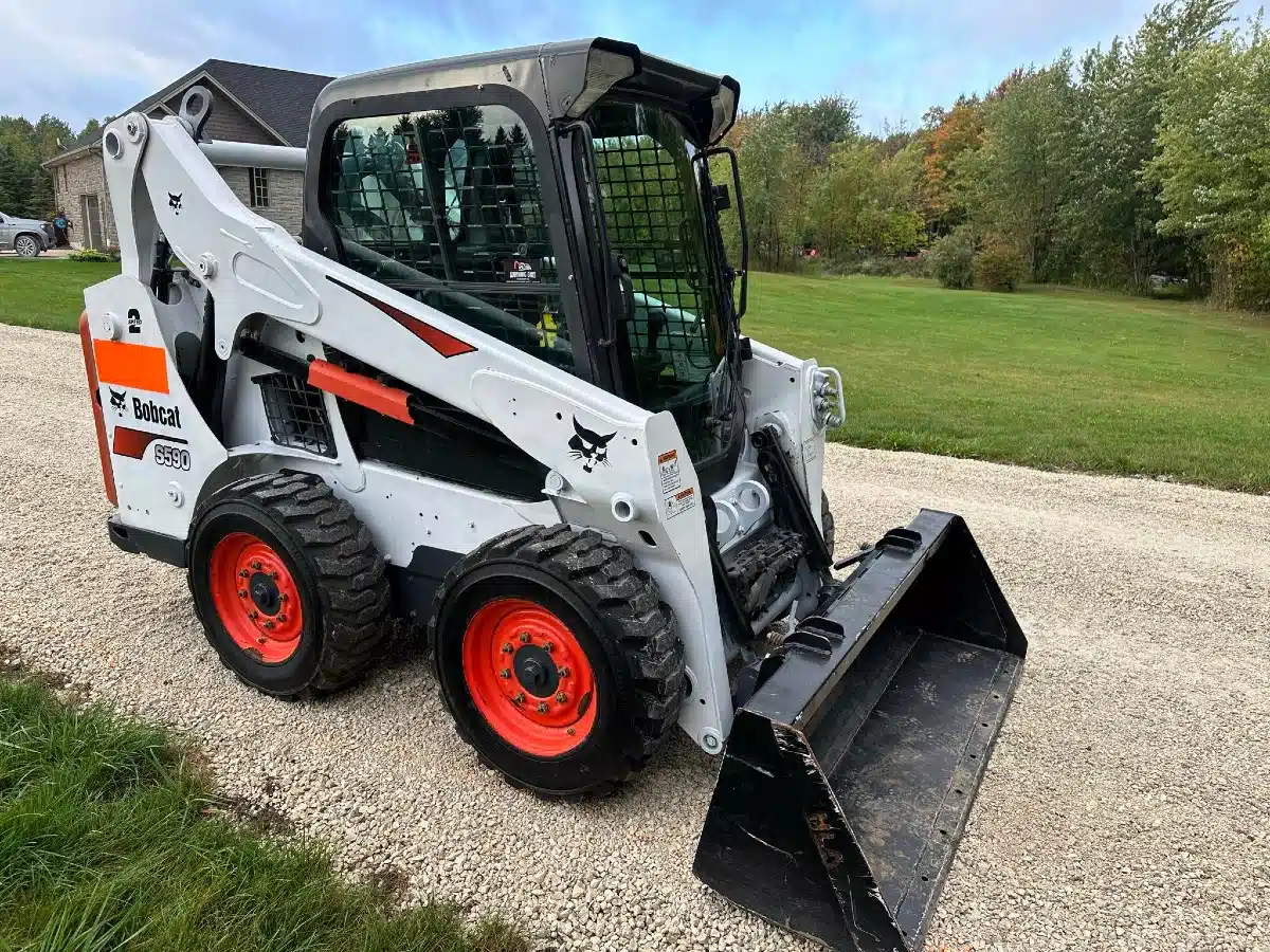 Gallery image 2 for Used 2018 Bobcat S590 Skid Steer