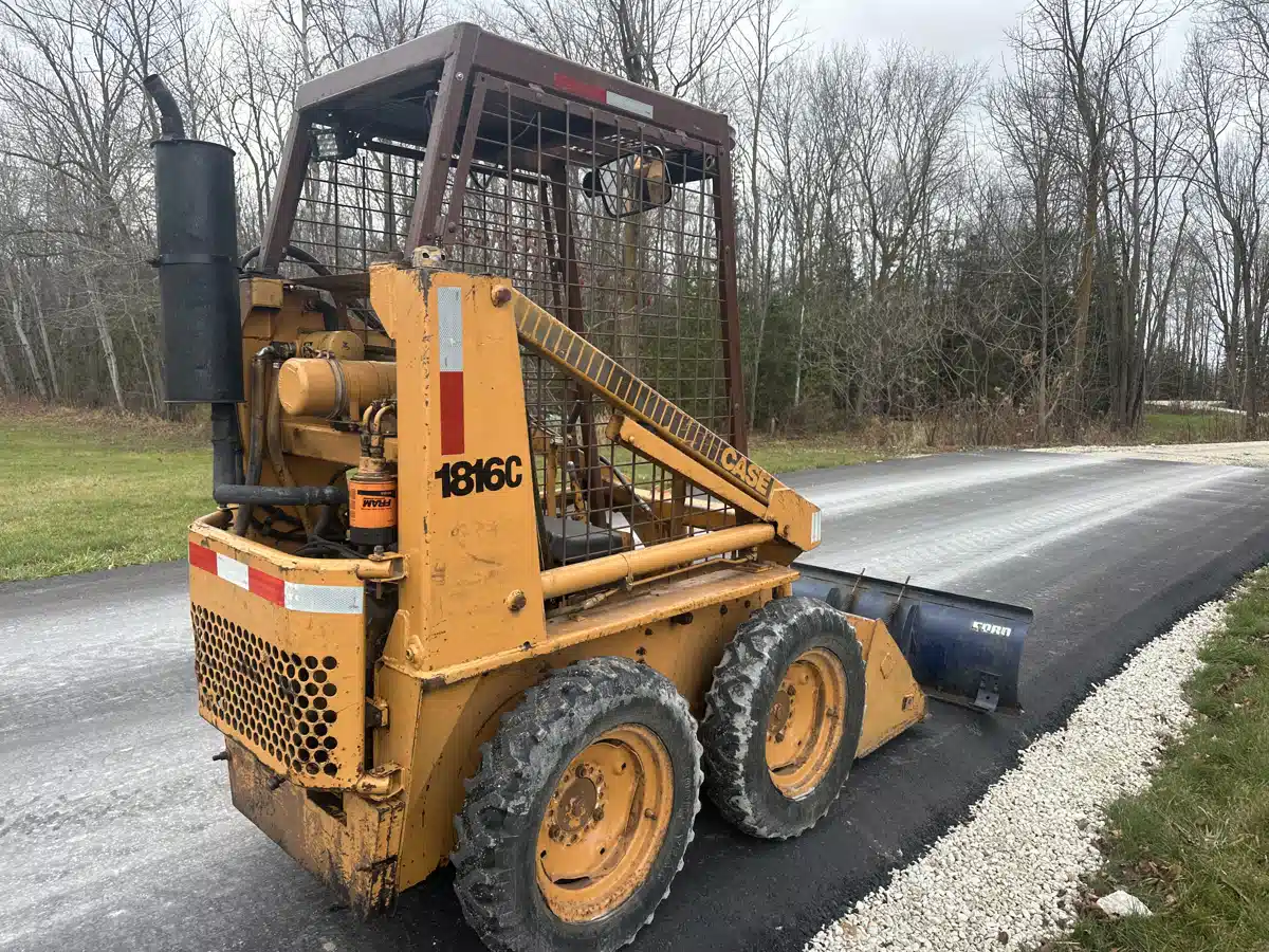 Gallery image 2 for Used 1987 Case 1816C Skid Steer