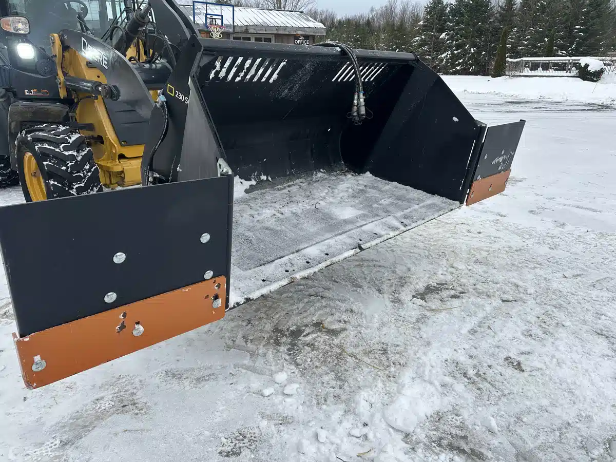 Gallery image 2 for 2022 Alo 230SC Snow Bucket