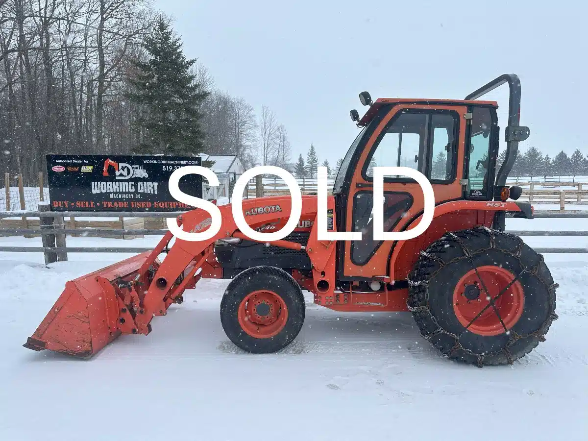 Gallery image 1 for Used 2010 Kubota L3540HST Tractor