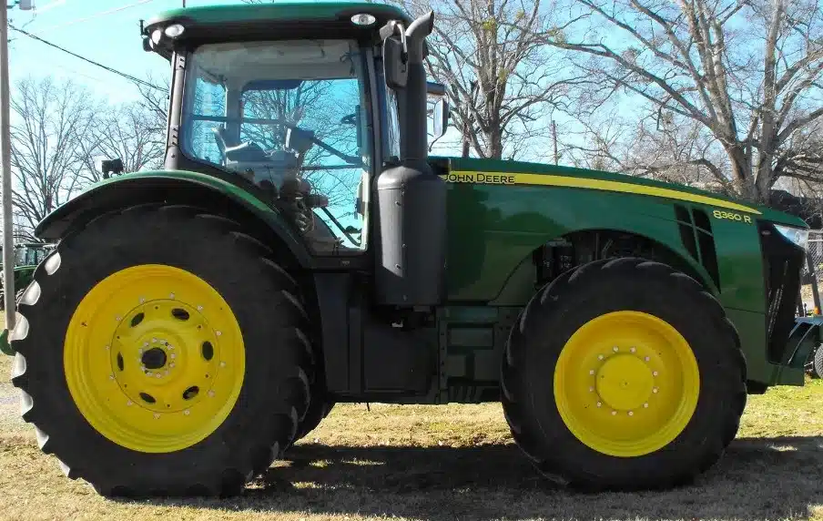 Gallery image 2 for Used 2011 John Deere 8360R Tractor