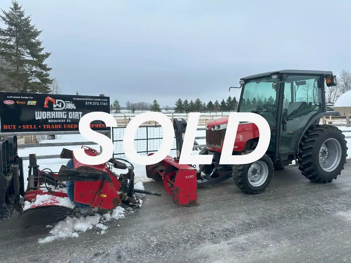 Gallery image 1 for Used 2011 Massey Ferguson 1635 Tractor