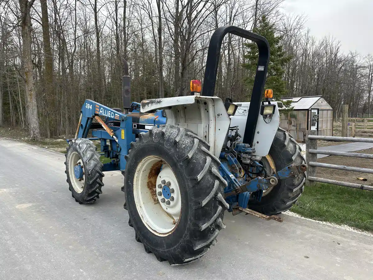 Gallery image 2 for Used 1992 Ford 3930 Tractor