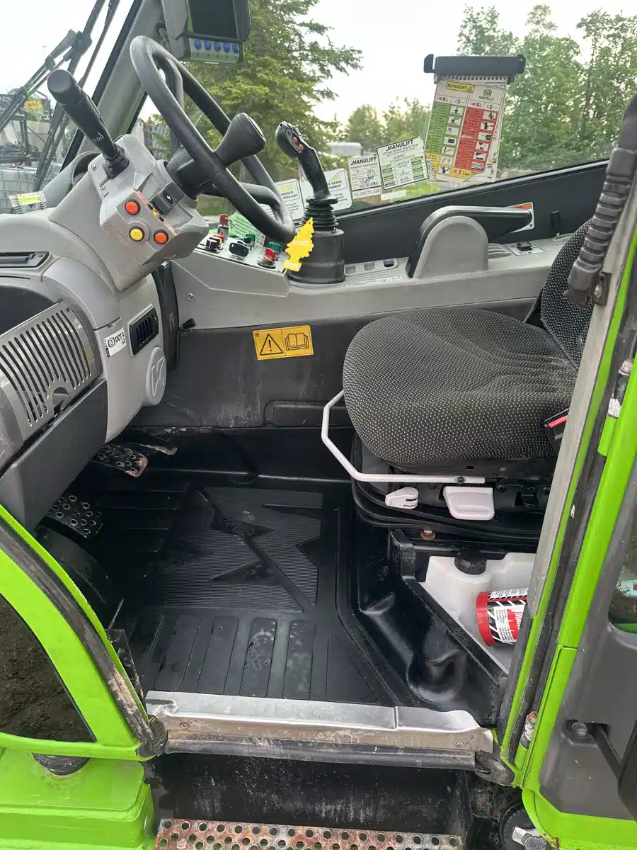 Gallery image 2 for Used 2017 Merlo P55.9 CS TeleHandler