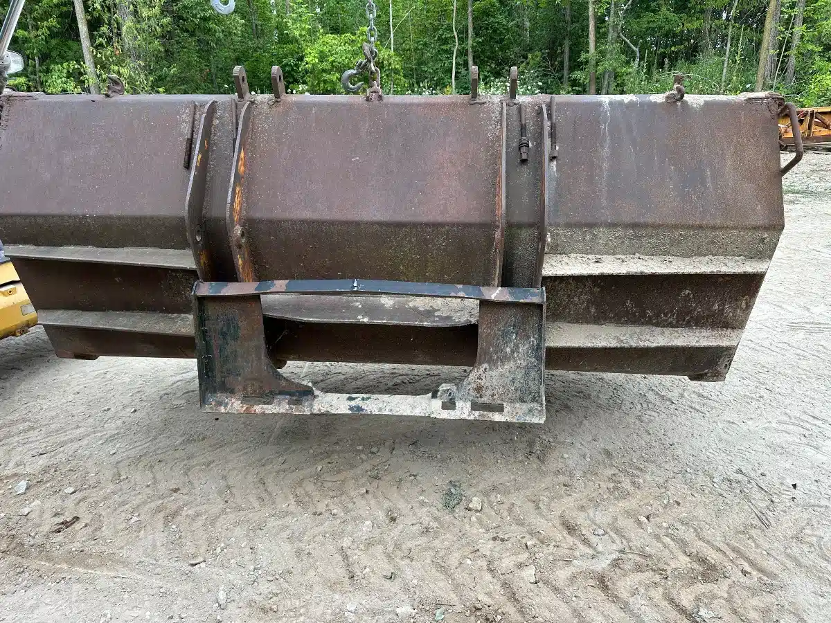 Gallery image 2 for Used 2000 H&H Mfg. Ltd. 9' bucket Bucket