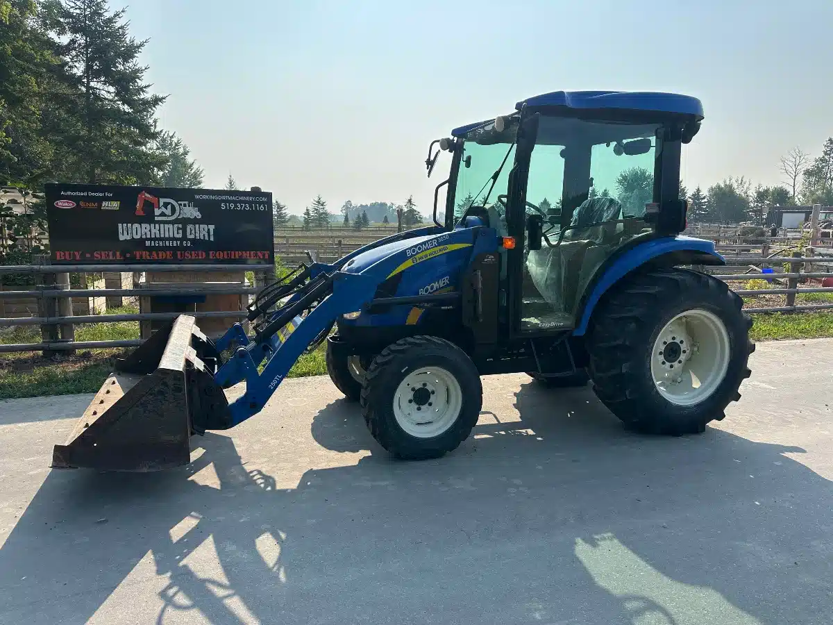 Gallery image 1 for 2011 New Holland BOOMER 3050 Tractor
