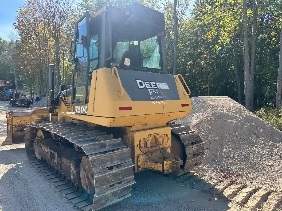 Gallery image 2 for Used 1997 John Deere 750C Dozer