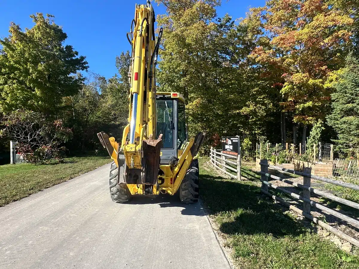 Gallery image 2 for Used 2000 New Holland 555E Backhoe Loader