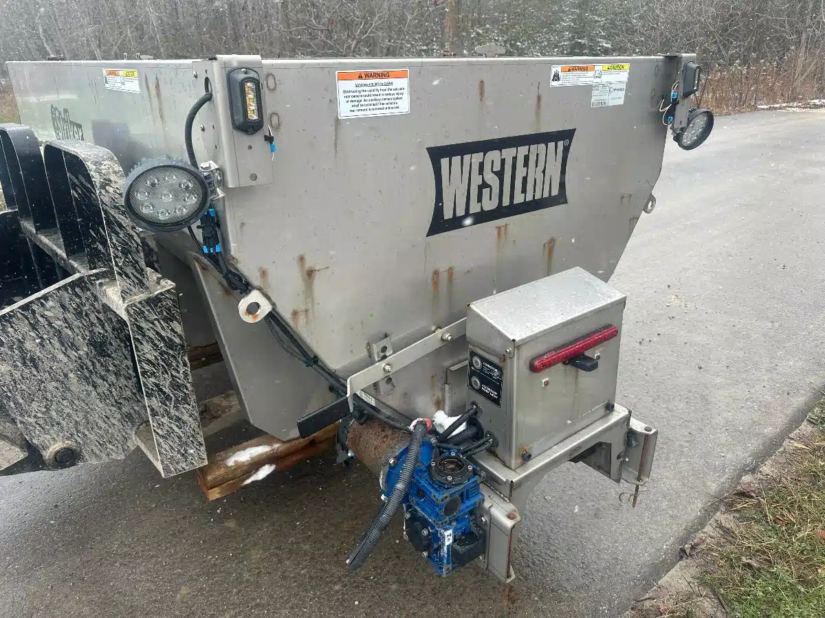 Gallery image 2 for 2021 Western Striker Spreader - Salt & Sand
