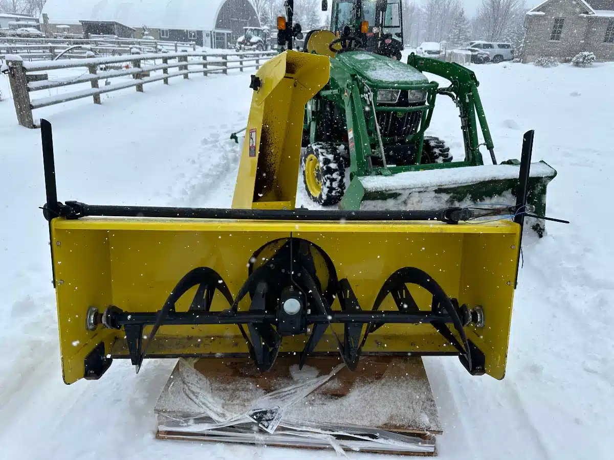 Gallery image 2 for 2017 John Deere 2038R Tractor