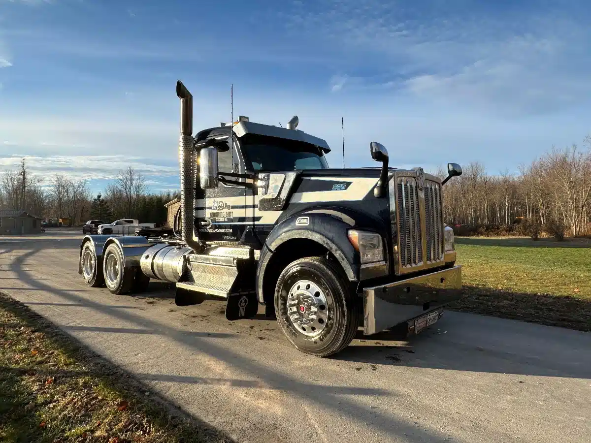 Gallery image 2 for 2020 Kenworth W990 Semi-Truck