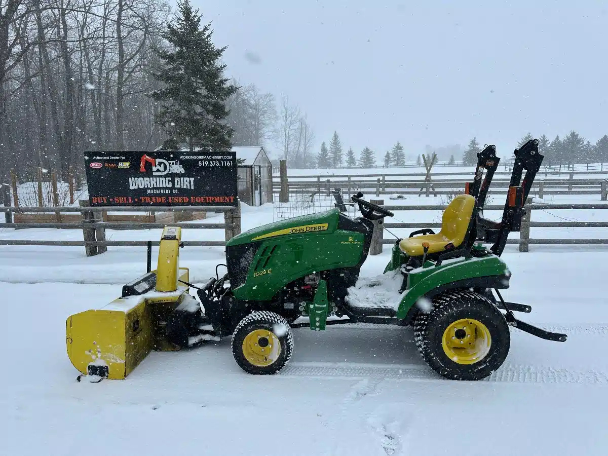 Gallery image 2 for 2017 John Deere 1023E Tractor