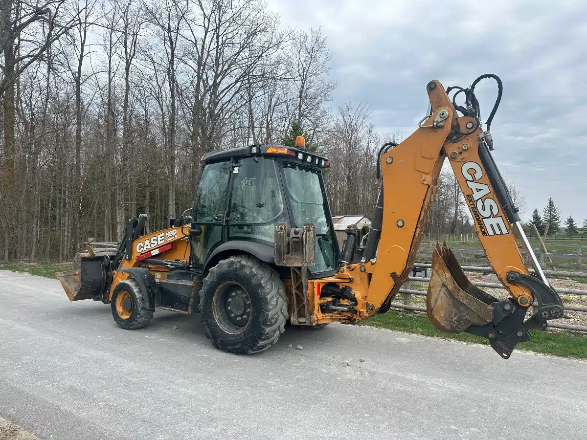 Photo de la Galerie 2 pour 2019 Case 580 SUPER N Rétrocaveuse