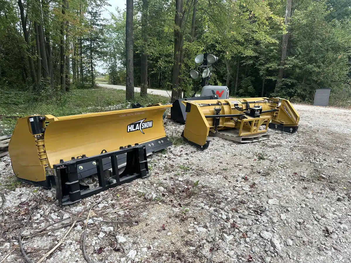 Gallery image 1 for 2027 HLA SB3230W Snow Blade