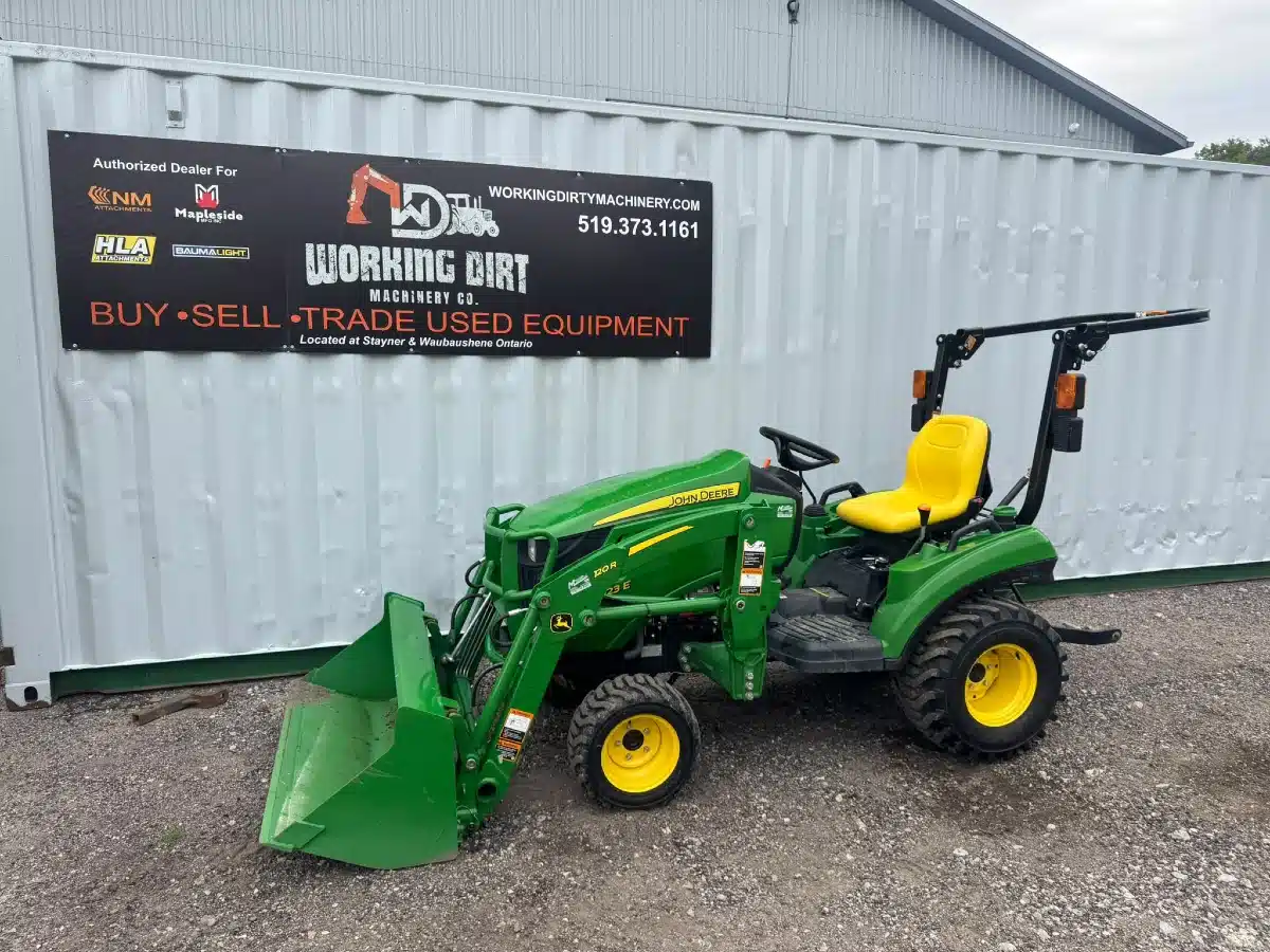 Gallery image 1 for John Deere 1023E Tractor
