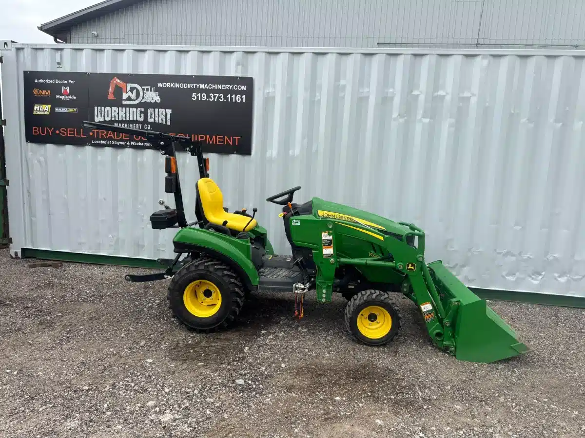 Gallery image 2 for John Deere 1023E Tractor