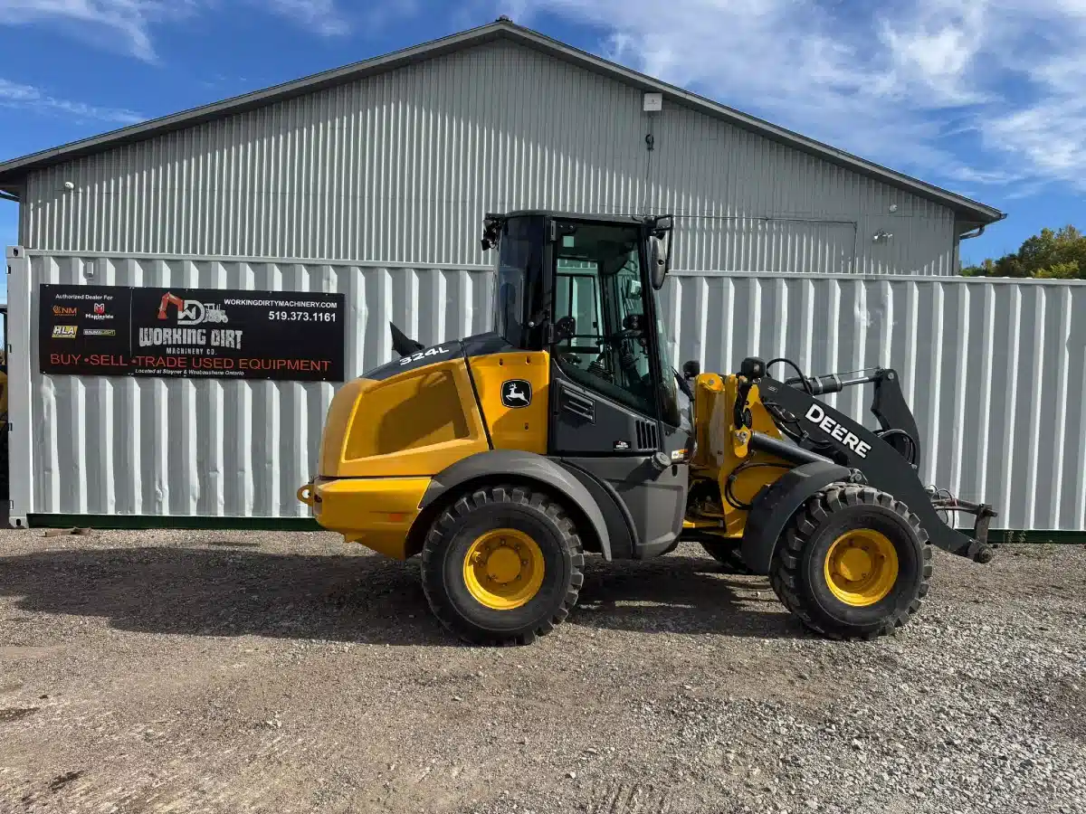 Gallery image 2 for 2021 John Deere 324L Wheel Loader