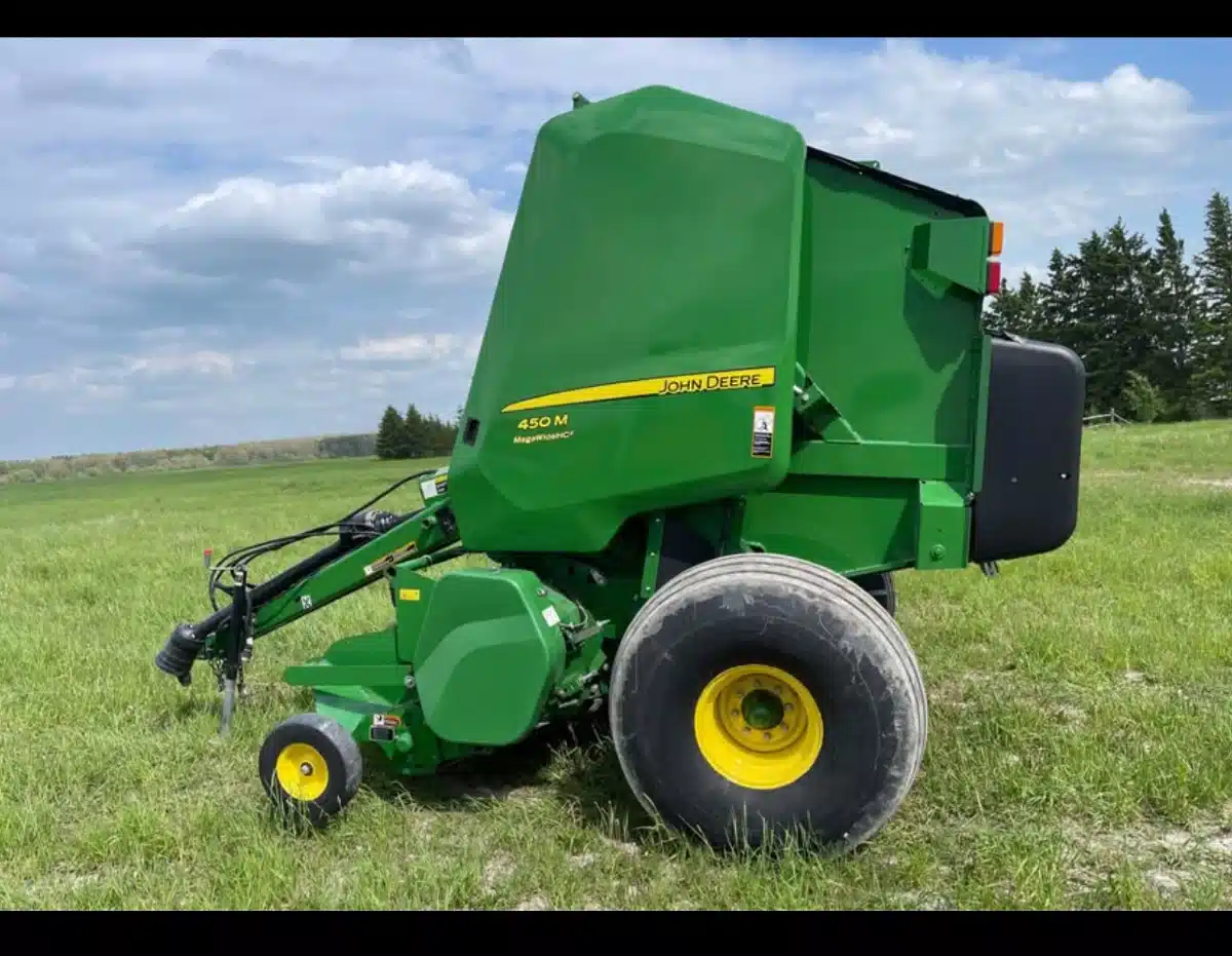 Gallery image 1 for Used 2022 John Deere 450M Round Baler