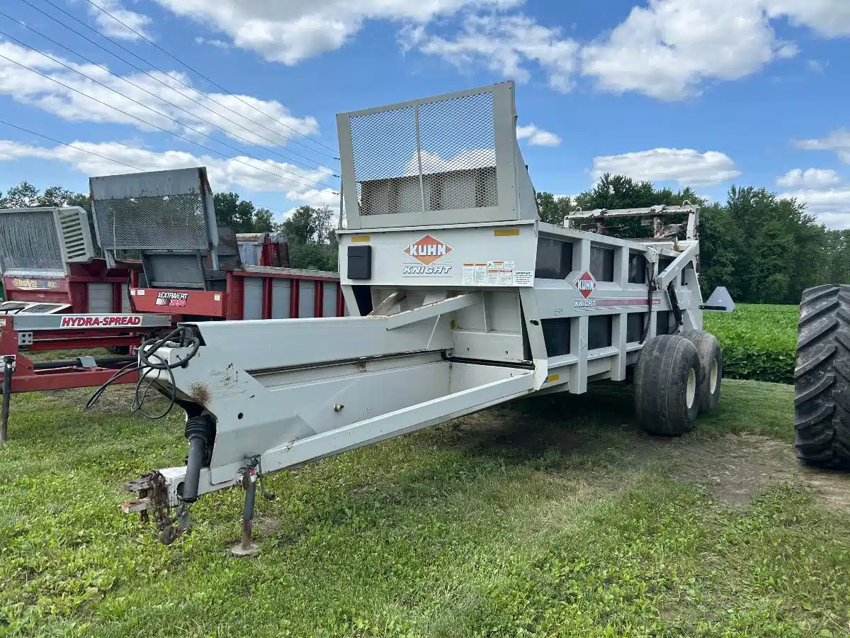 Gallery image 2 for Used Kuhn Knight 2054 Manure Spreader