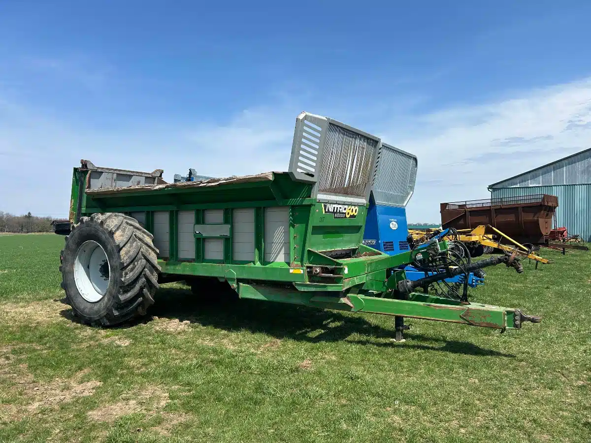 Gallery image 2 for Used Tubeline Manufacturing Ltd NITRO 600 Manure Spreader