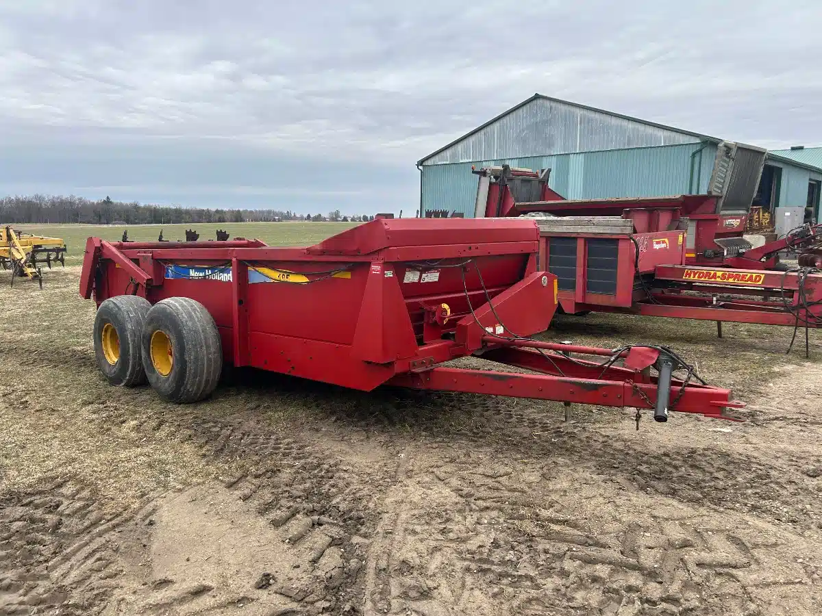 Gallery image 1 for Used New Holland 195 Manure Spreader