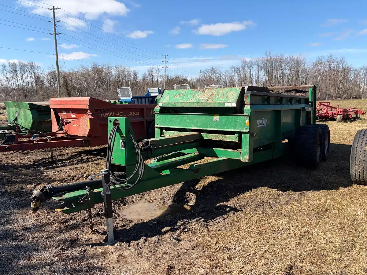 Gallery image 2 for Pik Rite HYDRA-RAM 790 Manure Spreader
