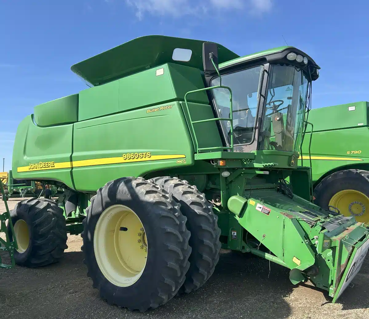 Gallery image 1 for Used 2006 John Deere 9860 STS Combine