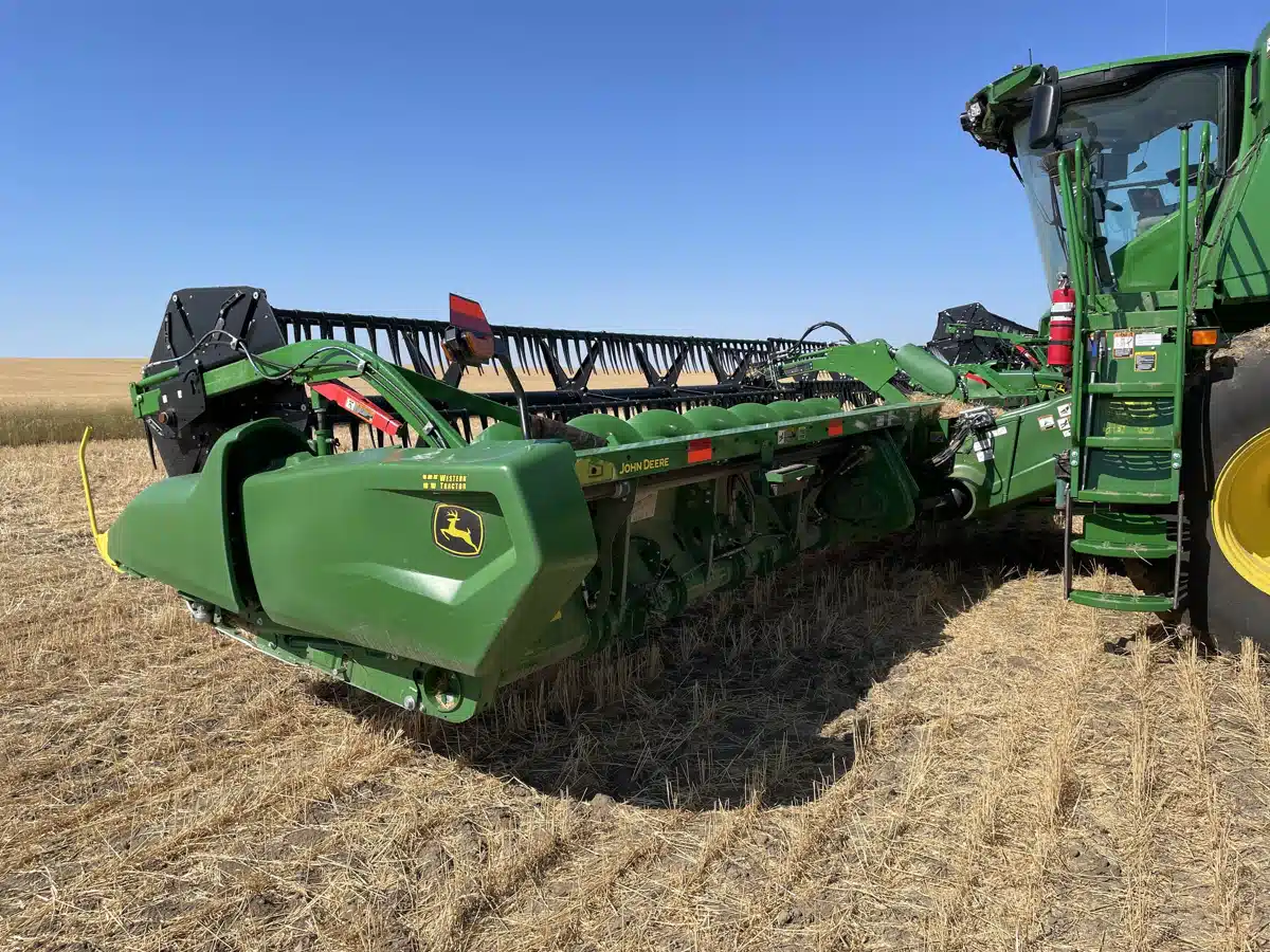 Gallery image 1 for Used 2022 John Deere RD40F Header - Flex Draper