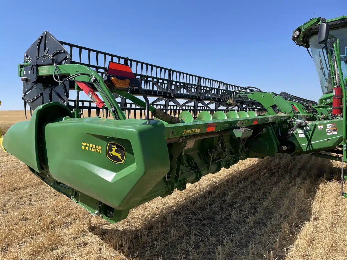 Gallery image 1 for Used 2023 John Deere RD40F Header - Flex Draper