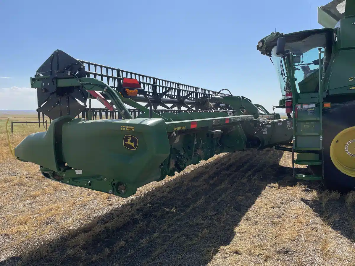 Gallery image 1 for Used 2022 John Deere RD40F Header - Flex Draper