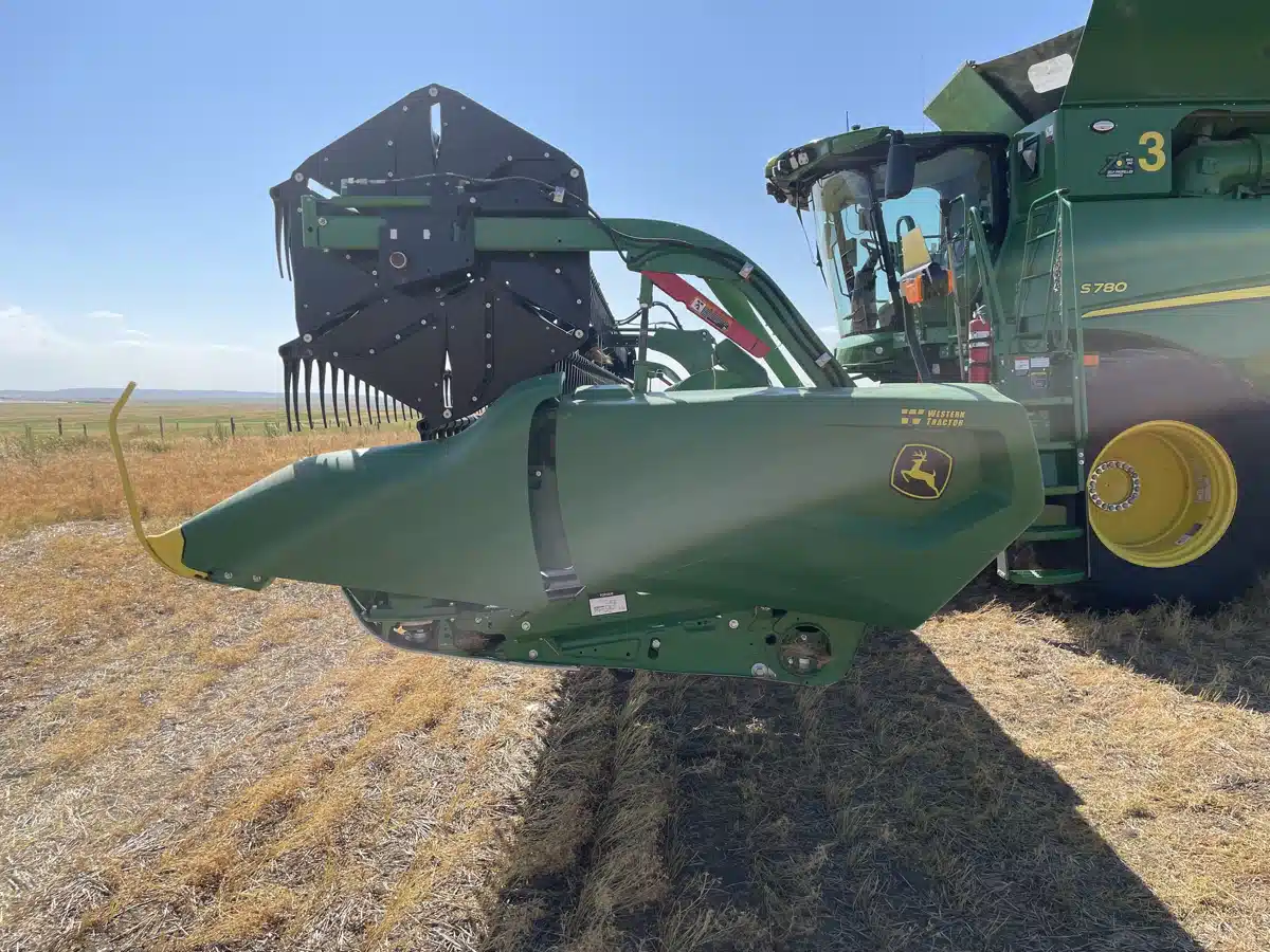 Gallery image 2 for Used 2022 John Deere RD40F Header - Flex Draper